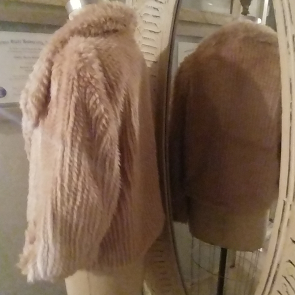 Too cute! Light Pink super soft Ballot fun jacket. - Picture 2 of 7